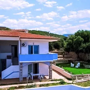 Pensión Beb Con Piscina Del Borgo, Badesi