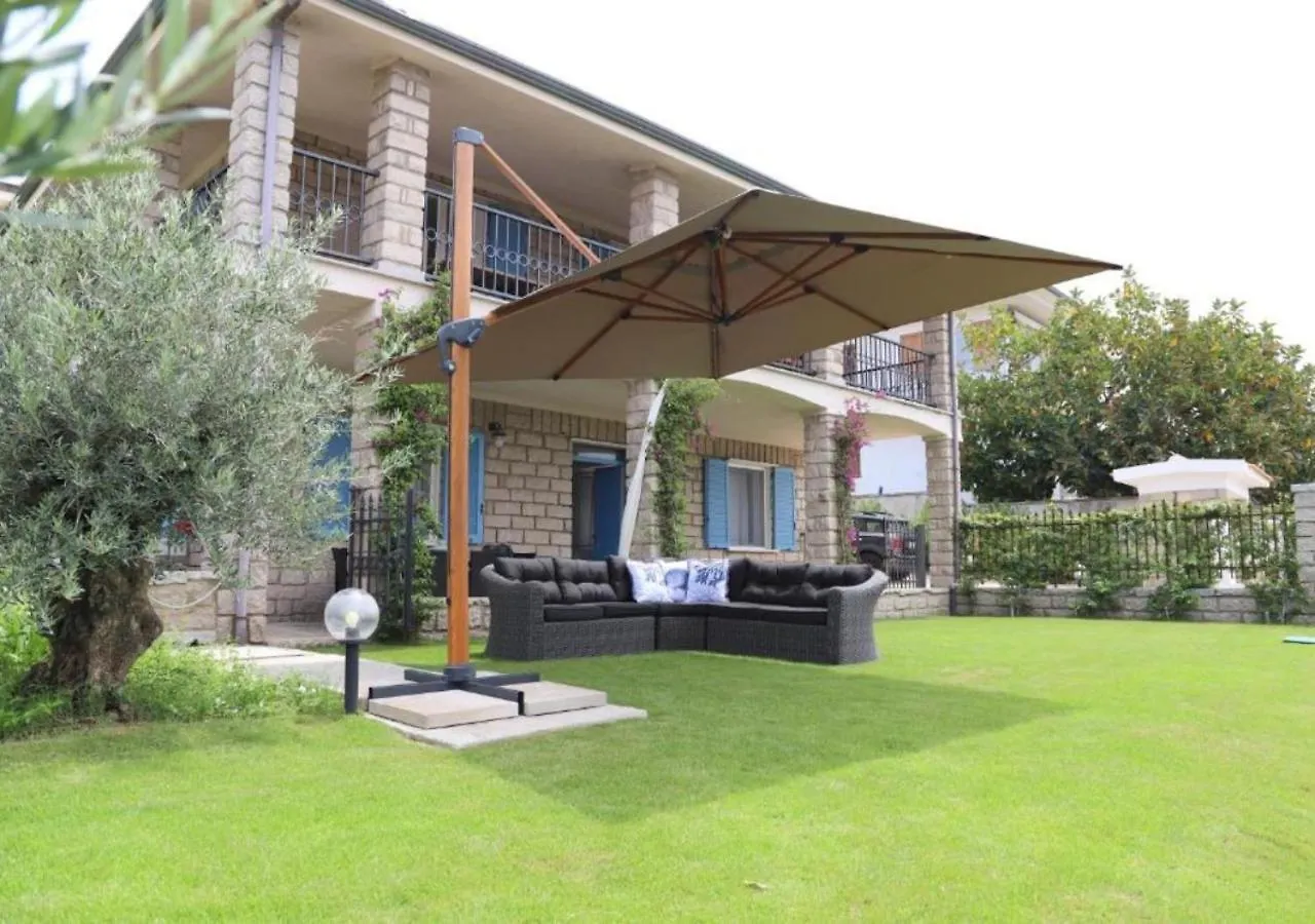Appartamento In Villa Matilde Di 150 Mq - Paradiso Costiero Fronte Mare Con Giardino Privato Badesi